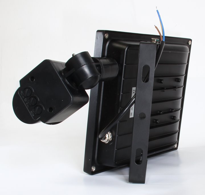 BELLIGHT LED REFLEKTOR 220-240V 10W 800lm 6500K so senzorom