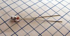AUTOLAMP Žiarovka 24V 0,6W 2,5X6,5mm dlhé kontakty