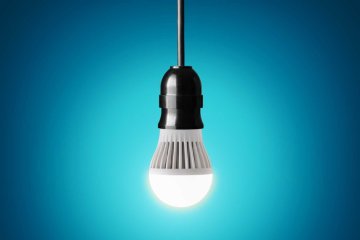 Porovnanie LED a klasickej žiarovky. Ktorá je lepšia?