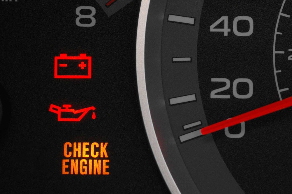 Červené kontrolky na palubnej doske